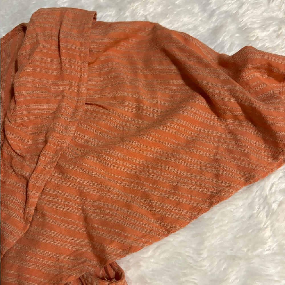 Free People "The Ramona tie-waist top cropped blouse Ruffle Neck
Peach Color L - Picture 4 of 9